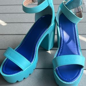 blue chunky heels. W10.